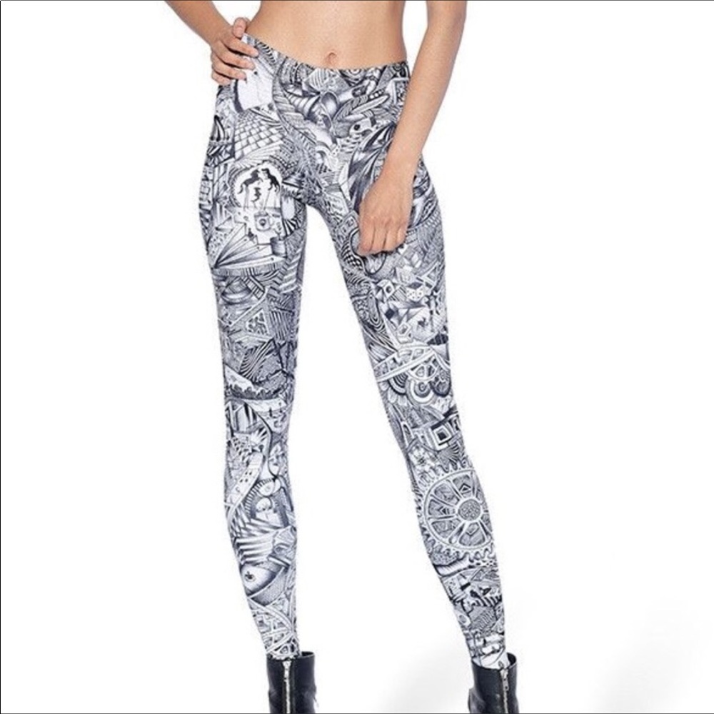 RARE 🐉 Blackmilk Mindfield leggings NWOT